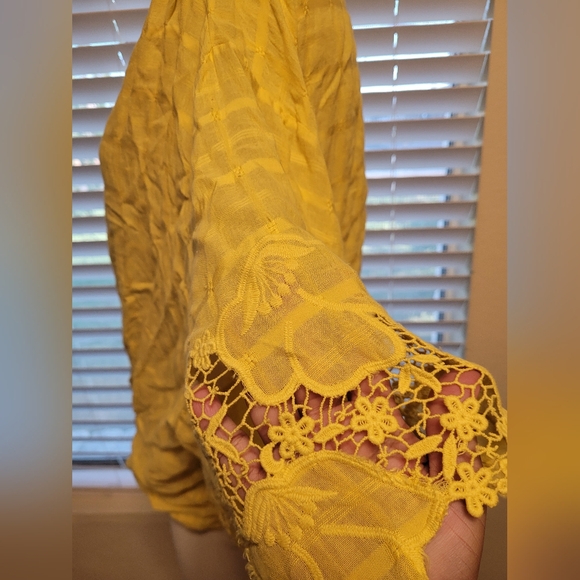 NWT Max Studio Yellow blouse with tie in front - Picture 6 of 9